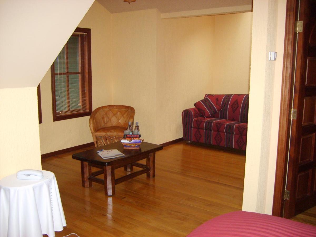 Yan Kee Way Lodge Bungalow Puerto Varas Eksteriør billede